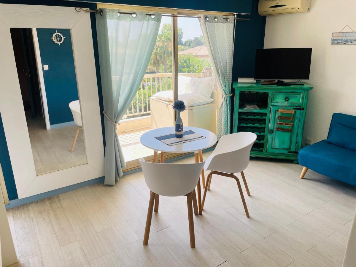 Studio De Standing Climatise, Avec Piscine, Proche De La Mer Fréjus Dış mekan fotoğraf